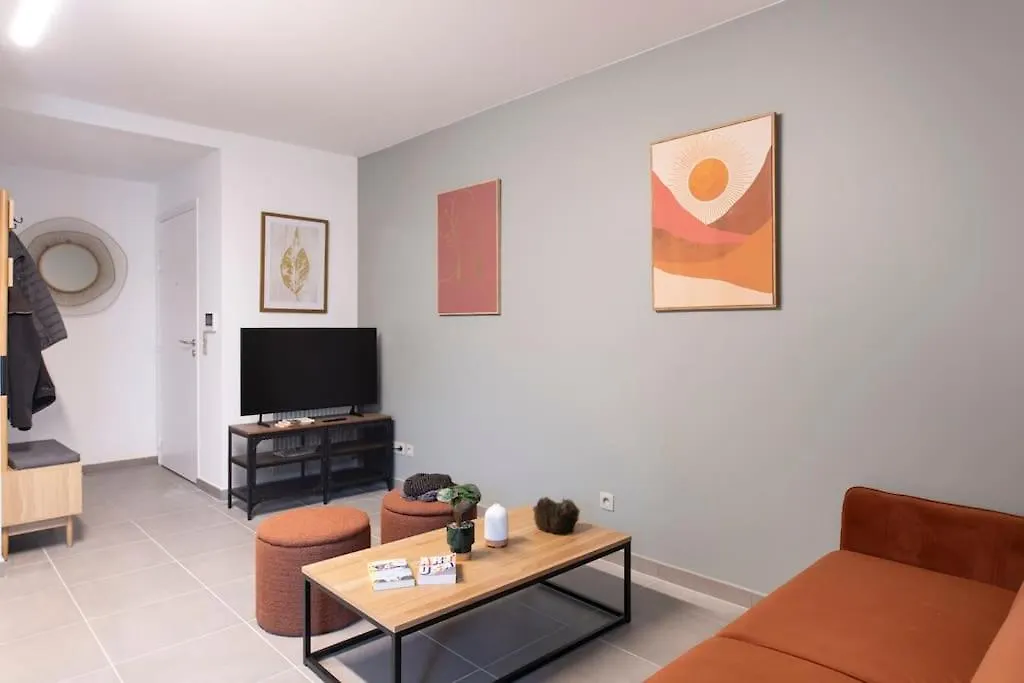 Apartment Les Tilleuls II - T5 Villeurbanne France